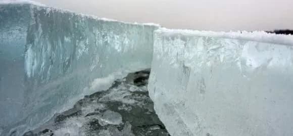 Czy Morze Bałtyckie zamarza? Rzadkie zjawisko i jego skutki